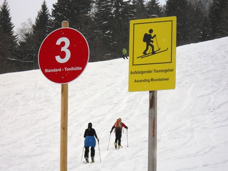 Skitouren auf Pisten: Das müsst Ihr beachten
