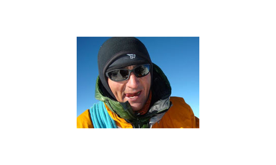 Im Himalaya erfolgreich: Ueli Steck hier 2008 am Tengkampoche. 