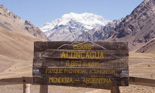 Das Ziel fest im Blick: Der höchste Berg Südamerikas.