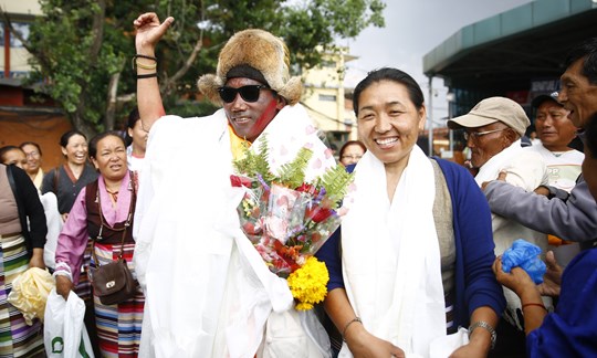Volksheld: Kami Rita lässt sich im Mai 2018 nach seinem 22. Gipfelerfolg am Everest feiern. 