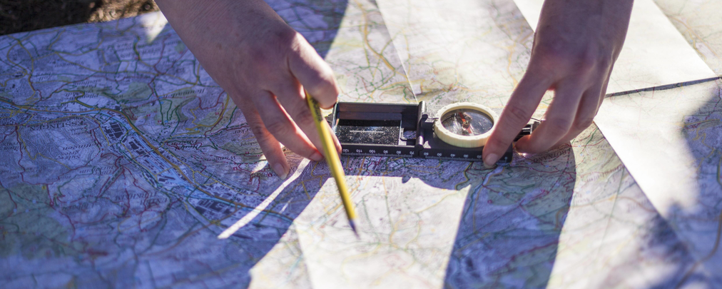 Orientierung mit Karte und Kompass: So geht's!