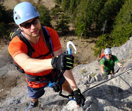 Video: Neun Klettersteigsets im Test