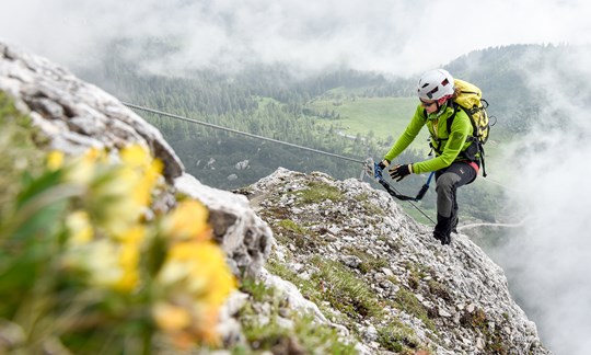 Der erste Gipfel in der berühmten Sextner Sonnenuhr hat nun einen feinen Weg mit Drahtseil.
